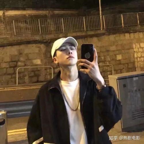 娱乐吃瓜的头像男生霸气